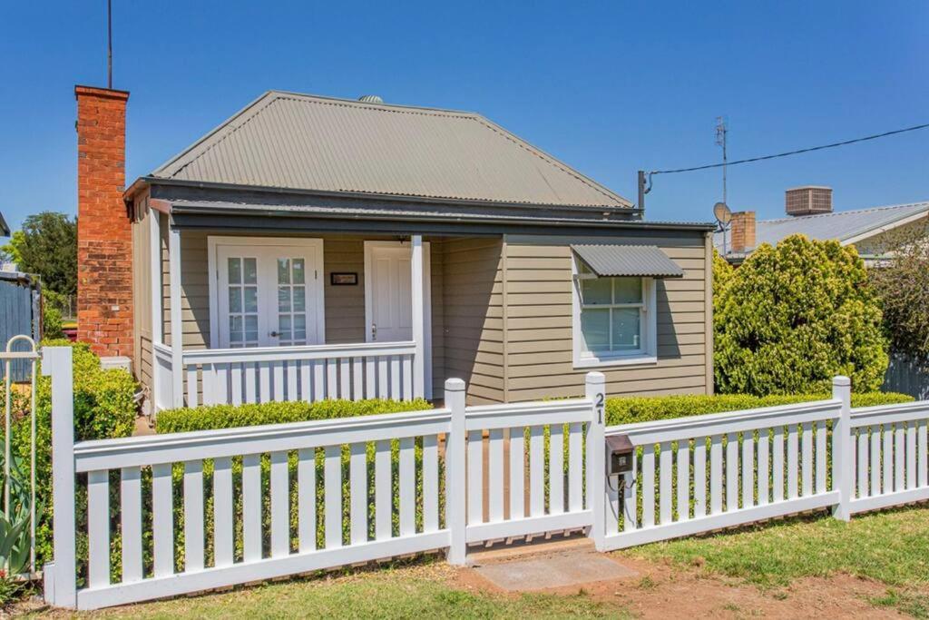 Cowra Cottage Extérieur photo